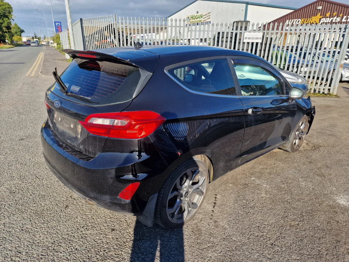 18 FORD FIESTA 1.1 PETROL 5 SP MANUAL FOR BREAKING - Image 4