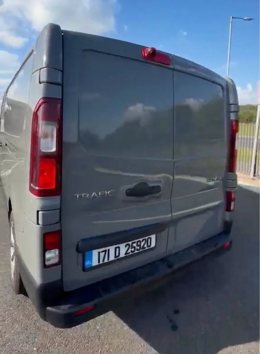 Renault traffic - Image 3
