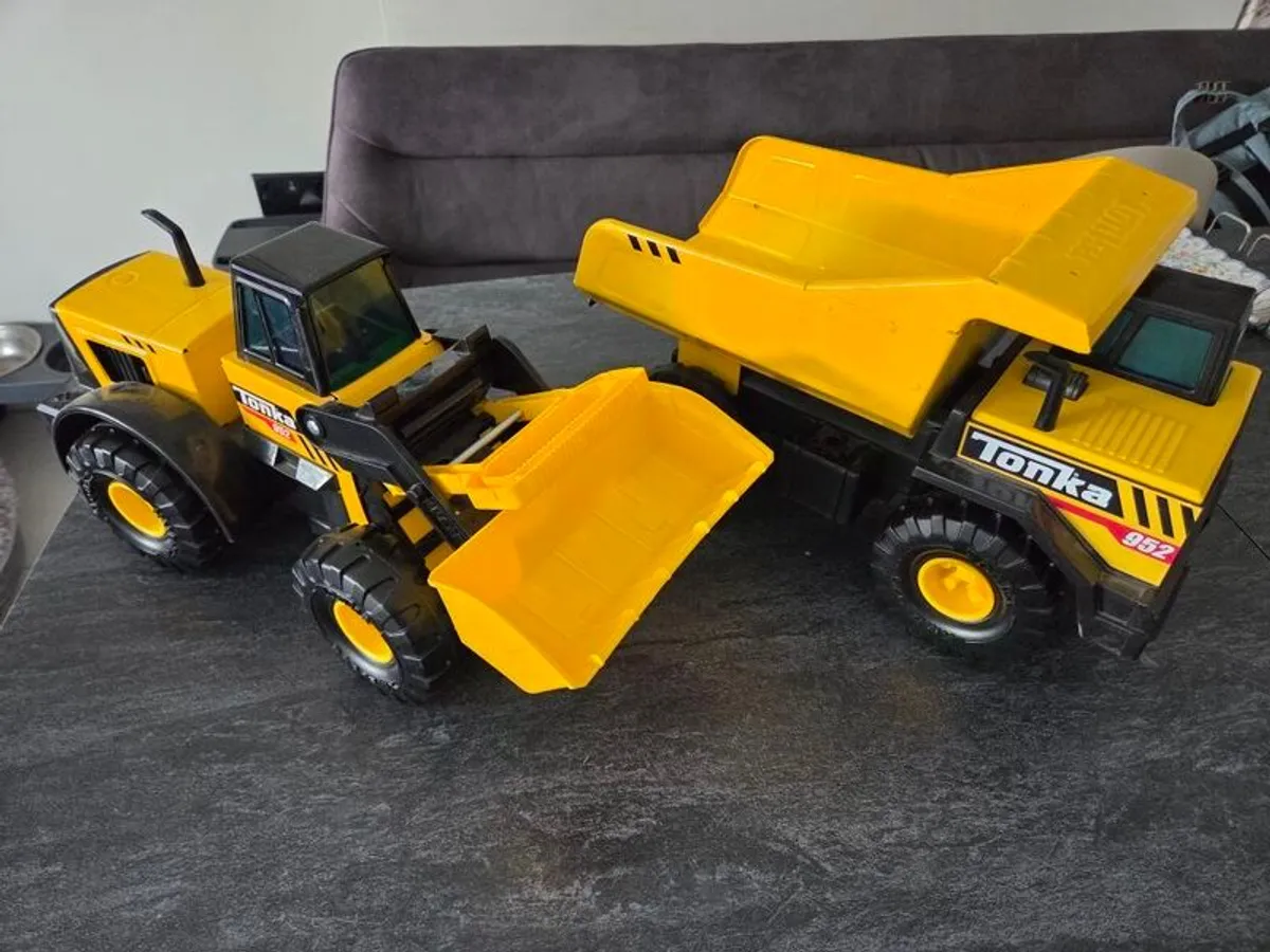 Tonka digger and dump truck - Image 1