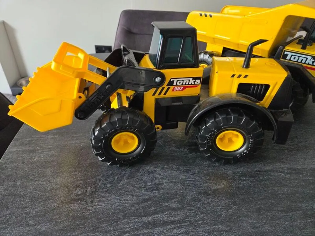 Tonka digger and dump truck - Image 2