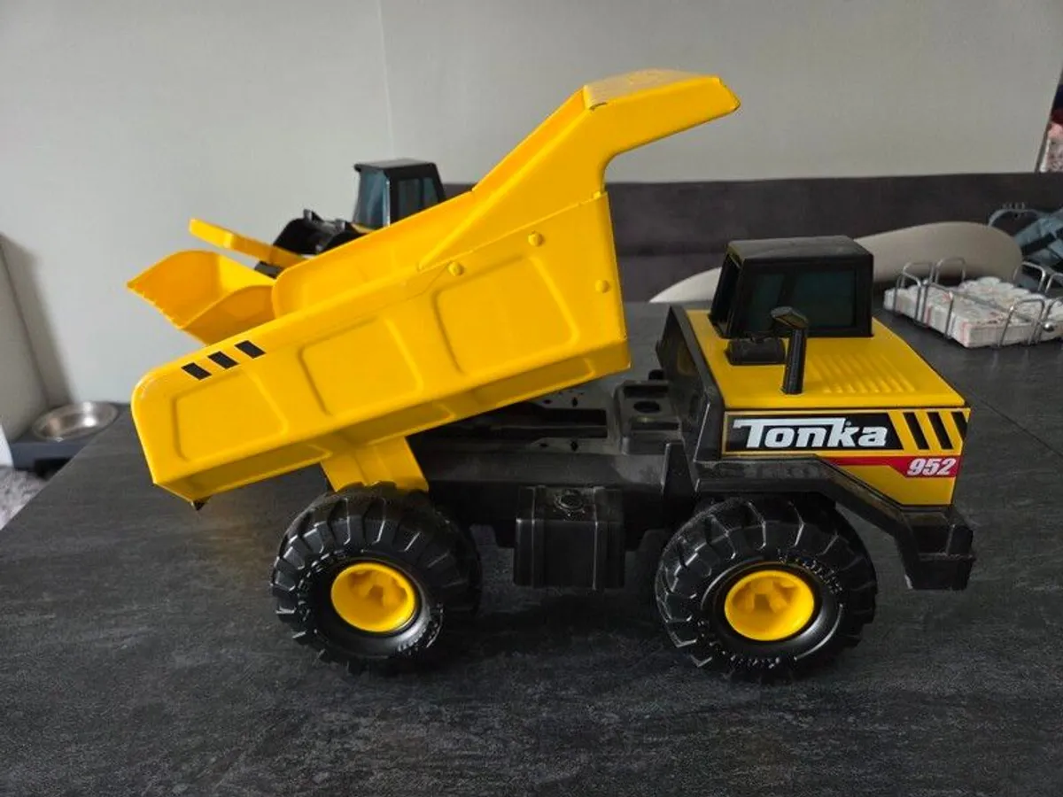 Tonka digger and dump truck - Image 3