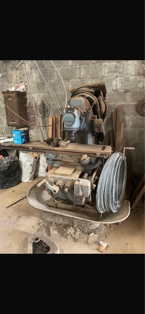 Richmond number 4 milling machine. Heavy Duty.