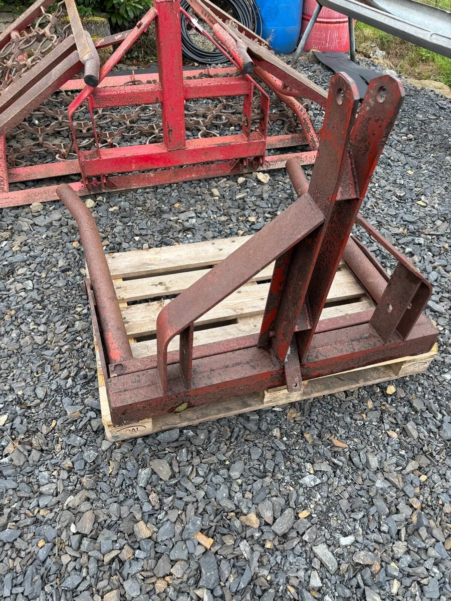 Tipping bale lifter - Image 2