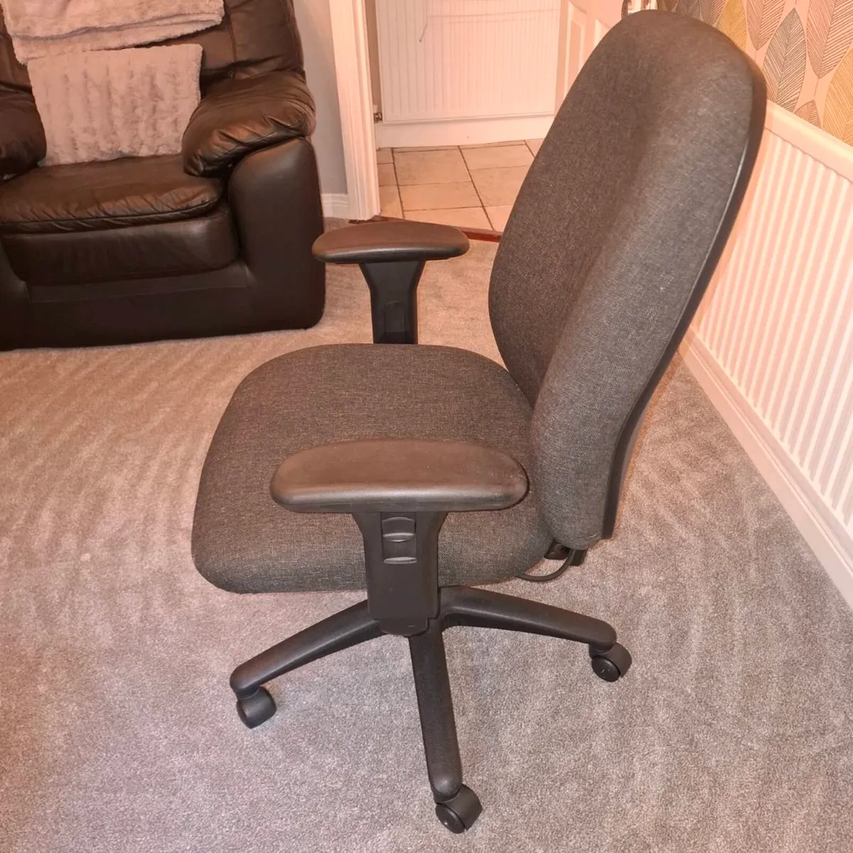 Office Chair - Image 2