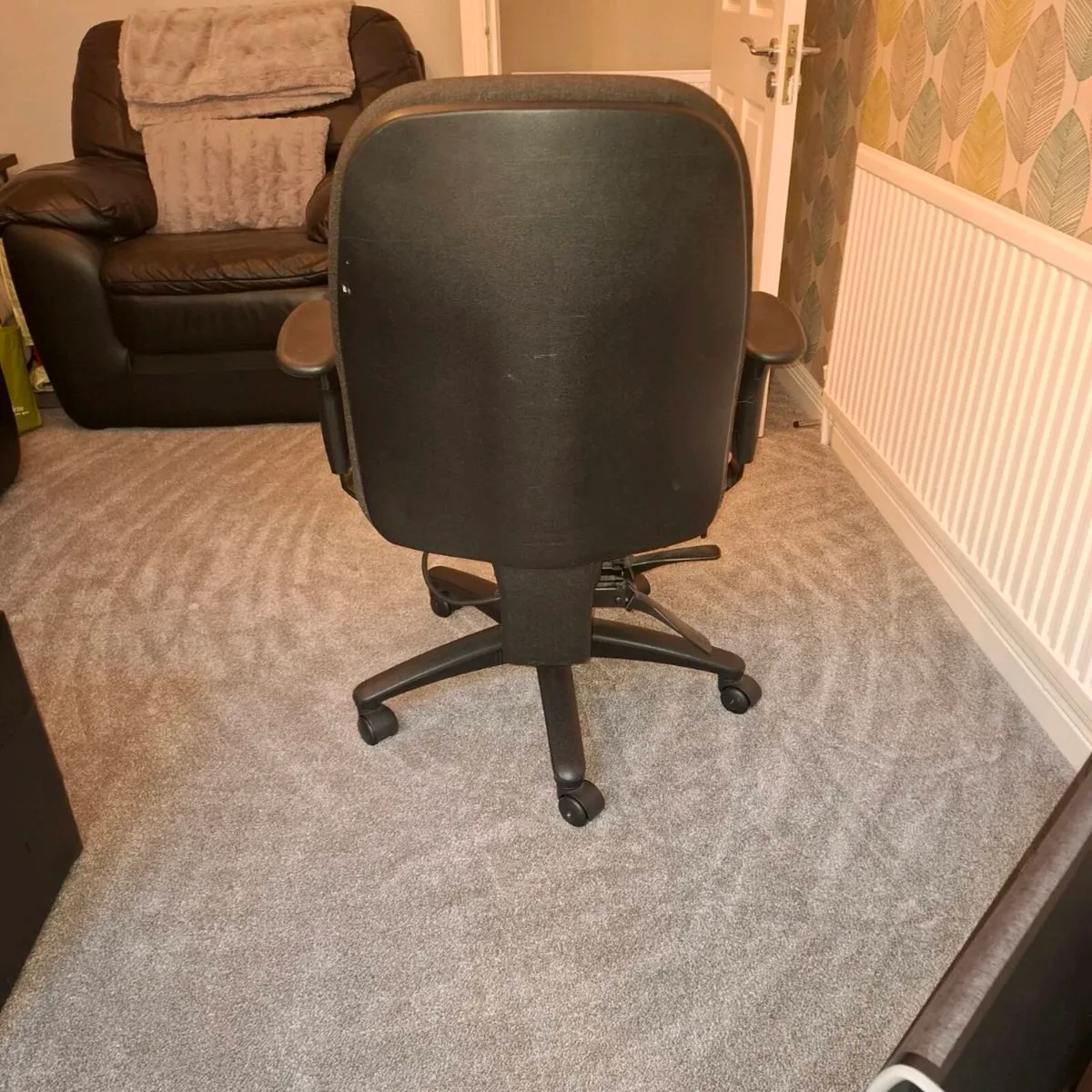 Office Chair - Image 4