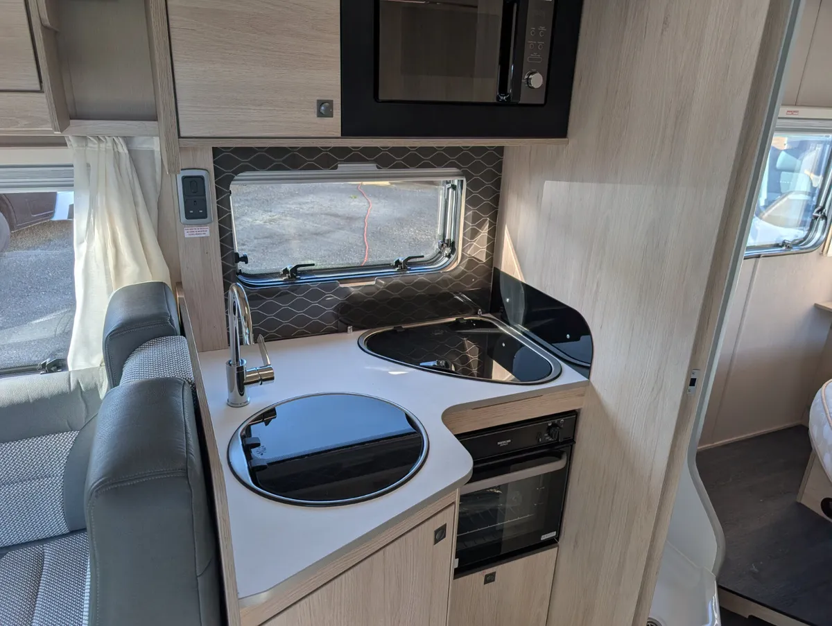 4 Berth Motorhome with 'Island Fixed' Bed *NI REG* - Image 3