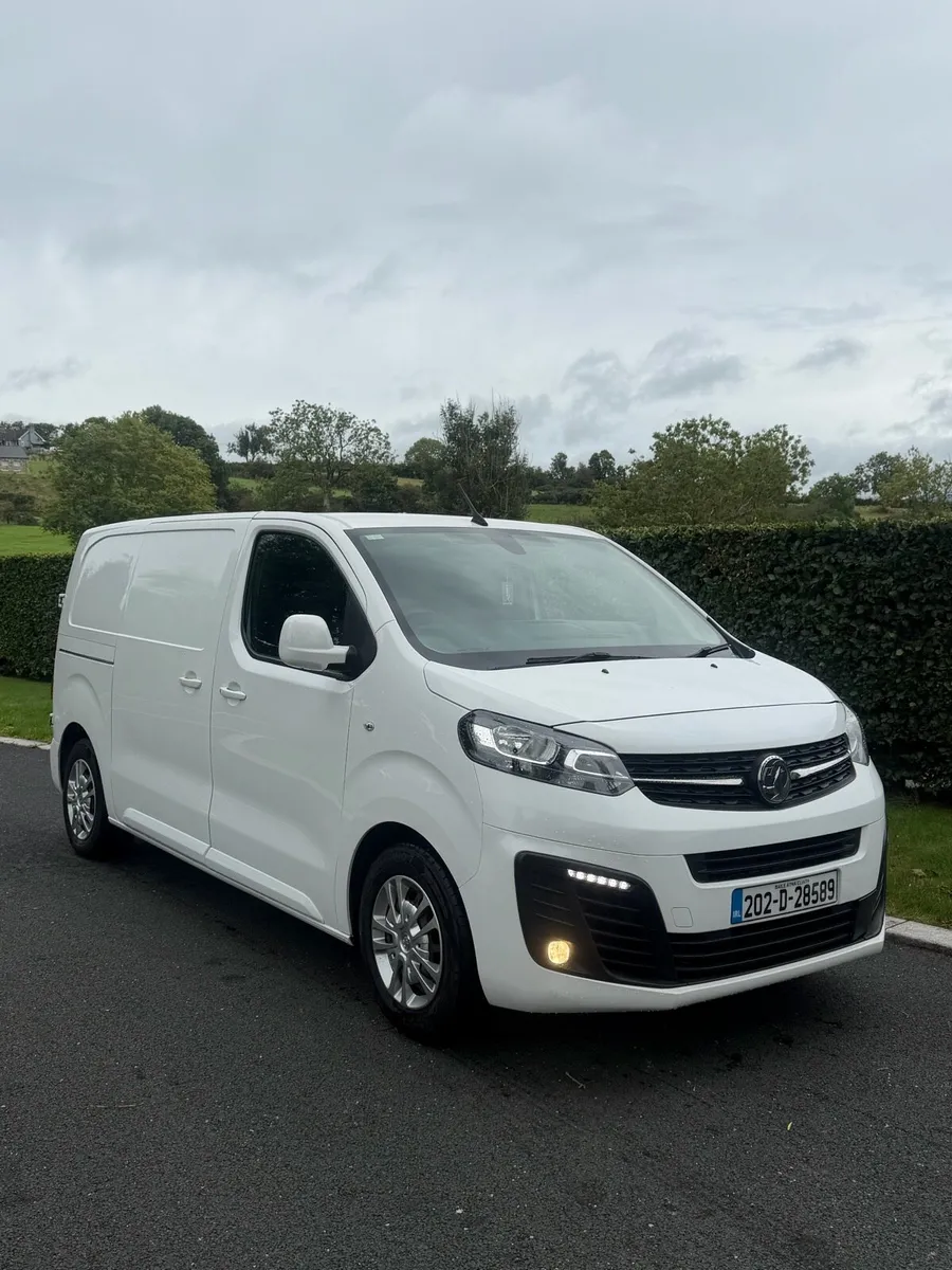 VAUXHALL VIVARO 2700 1.5 DIESEL TWIN SLIDING DOOR - Image 1