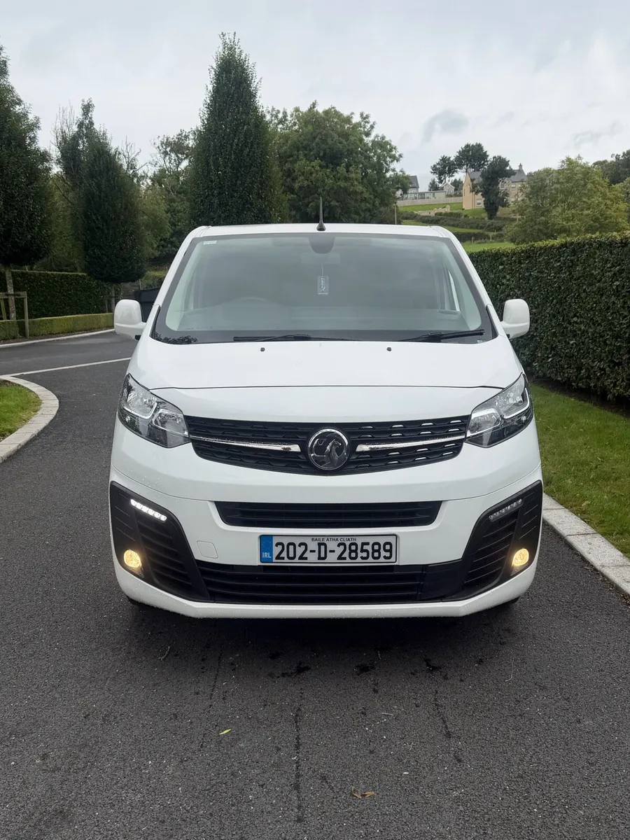 VAUXHALL VIVARO 2700 1.5 DIESEL TWIN SLIDING DOOR - Image 2