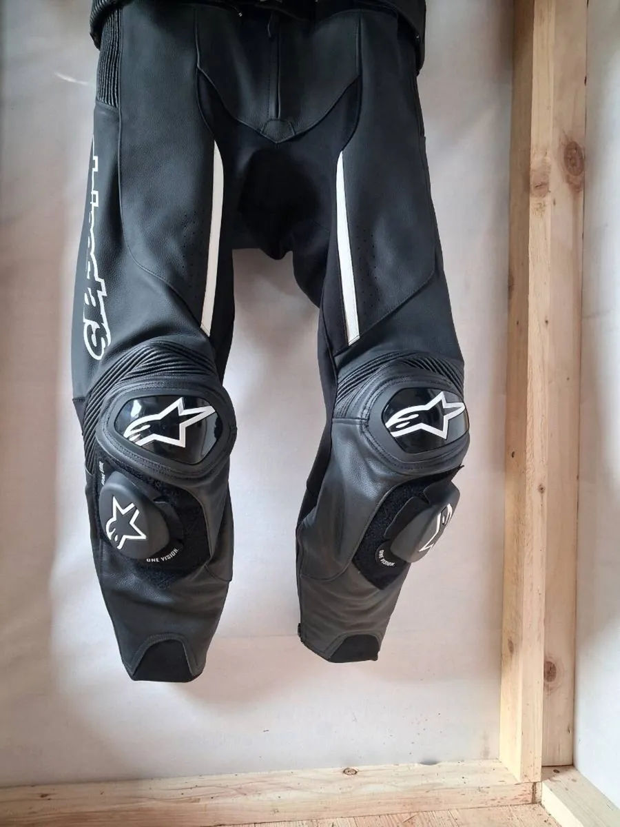 Alpinestars Missile V2 2 Piece Suit (Brand New) - Image 3