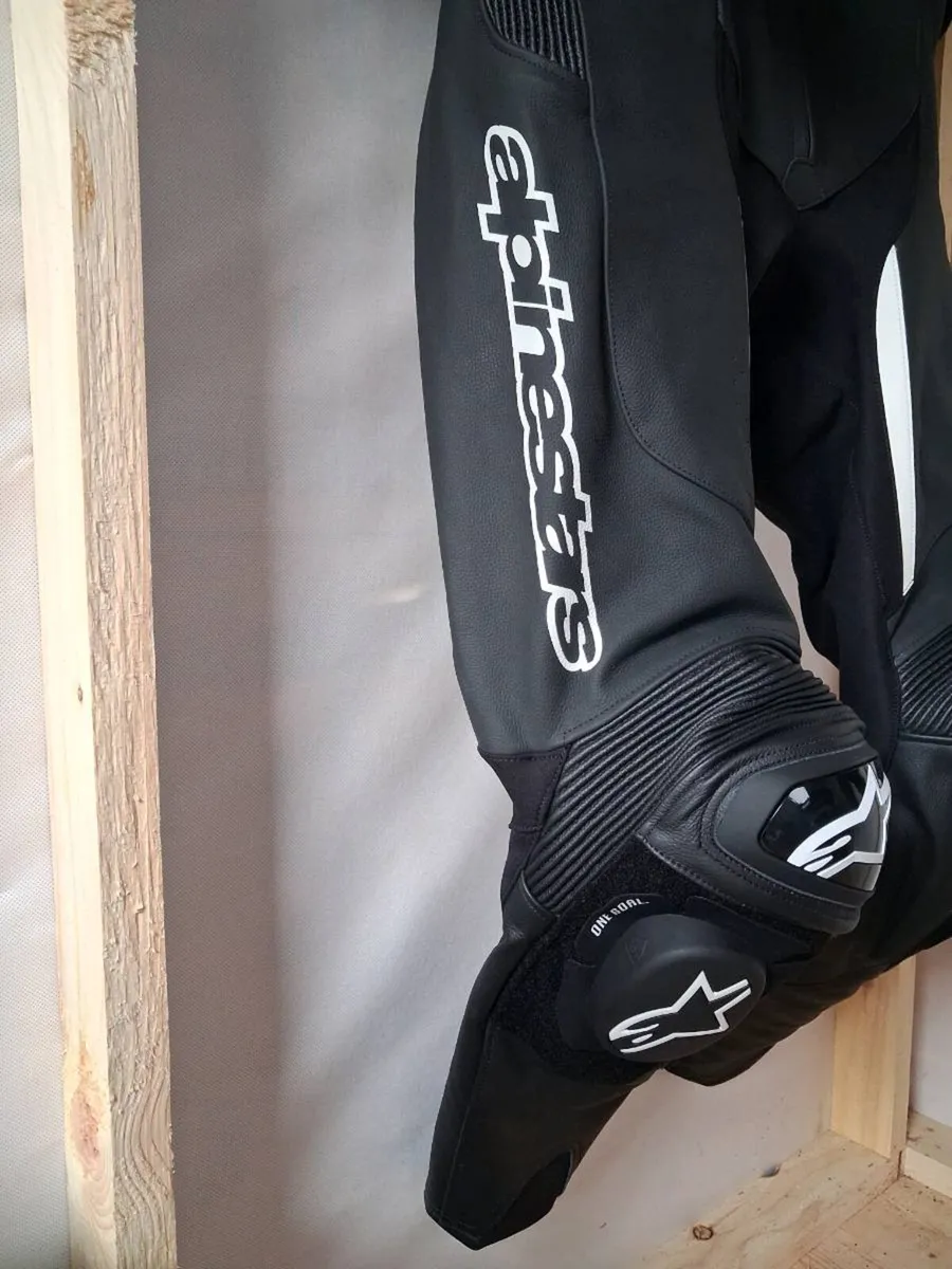 Alpinestars Missile V2 2 Piece Suit (Brand New) - Image 4