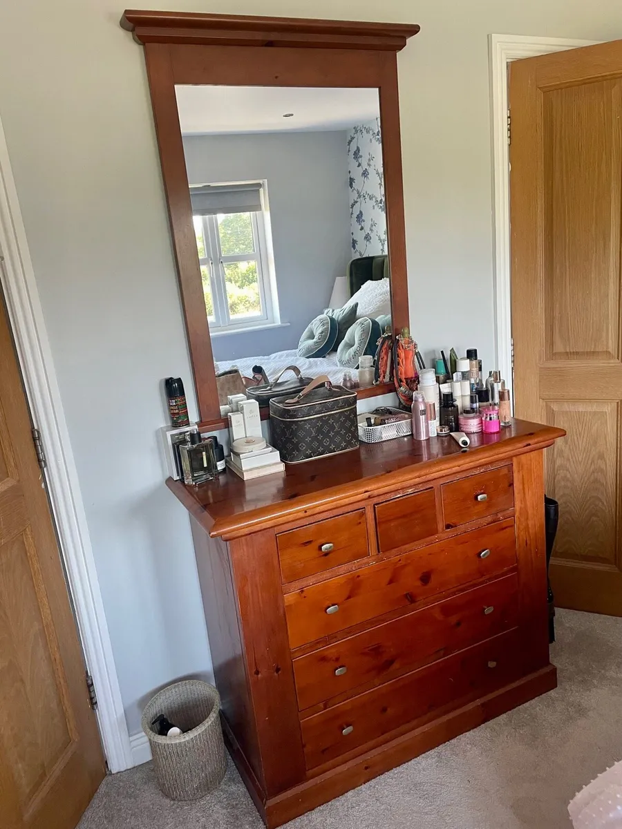 Bedroom Chest of Drawers & Mirror