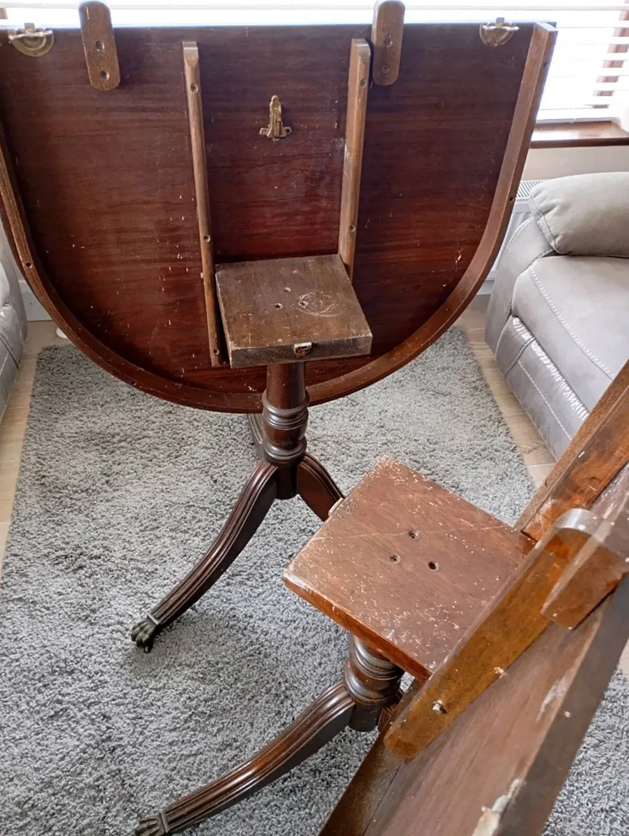 Dining table and 4 chairs - Image 3