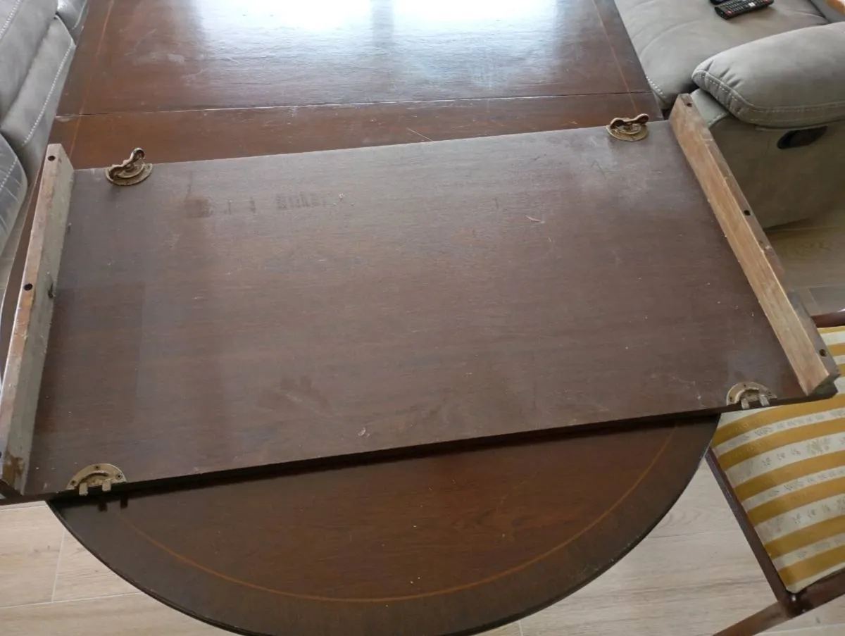 Dining table and 4 chairs - Image 4