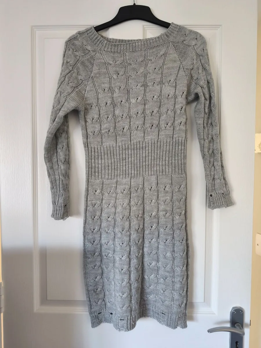 Winter dress New one size fits up to Large - Image 1