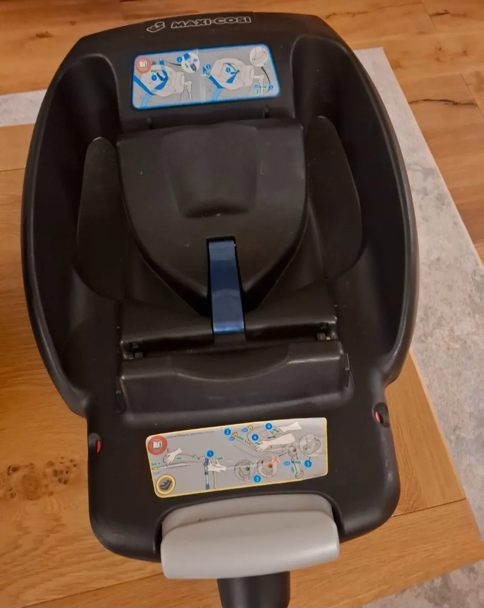 Maxi Cosi Car Seat - Image 3