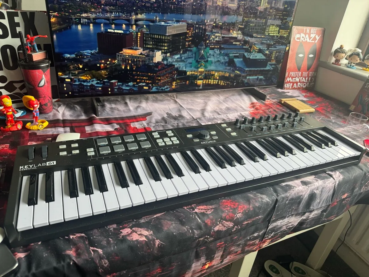 Arturia KeyLab Essential 61 MIDI Keyboard - Image 2