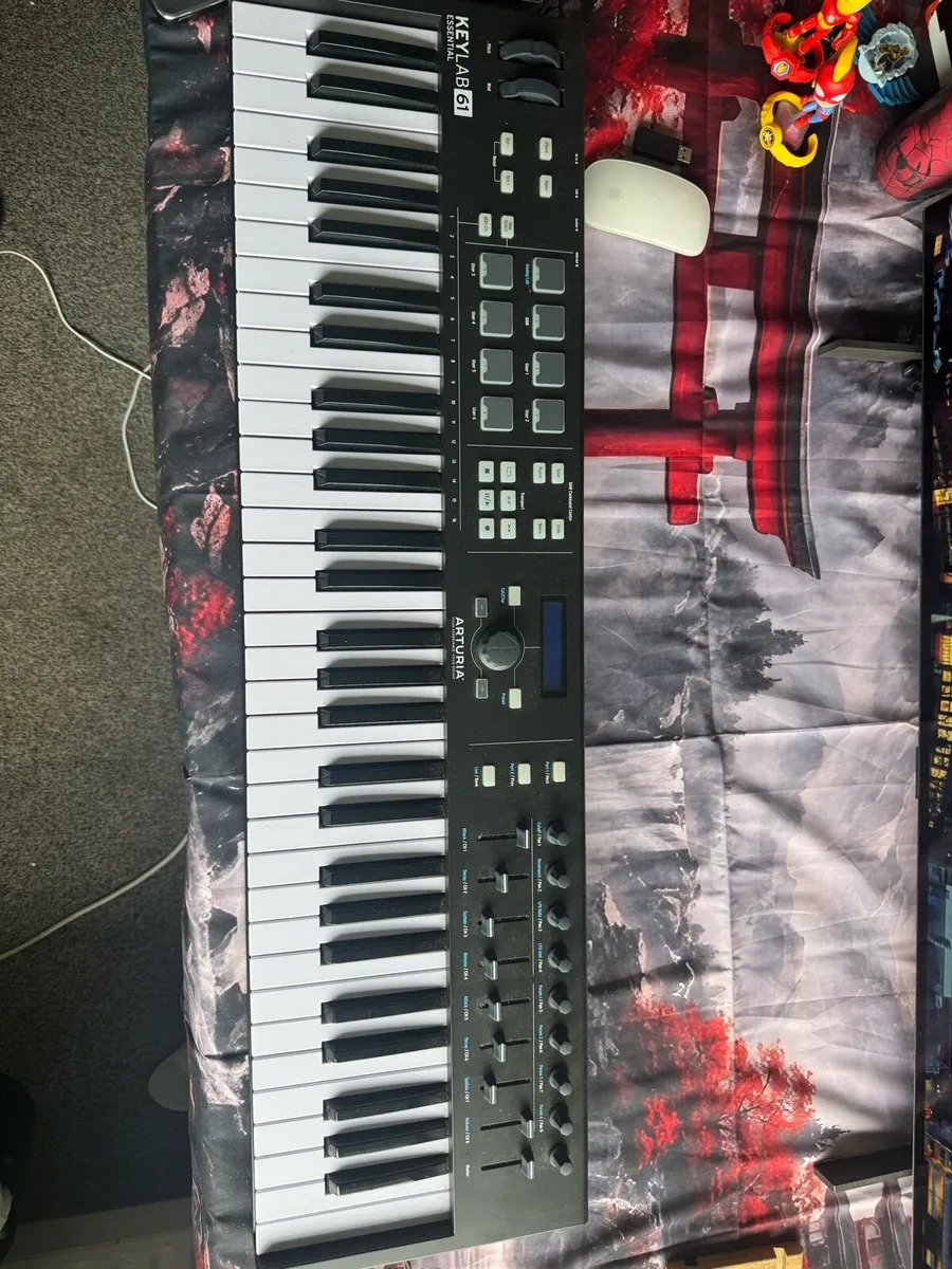 Arturia KeyLab Essential 61 MIDI Keyboard - Image 3