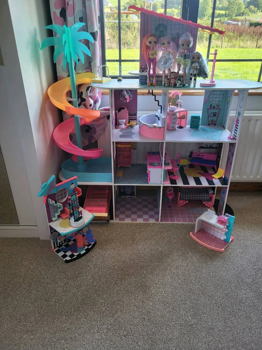 Lol doll house and accessories - Image 3