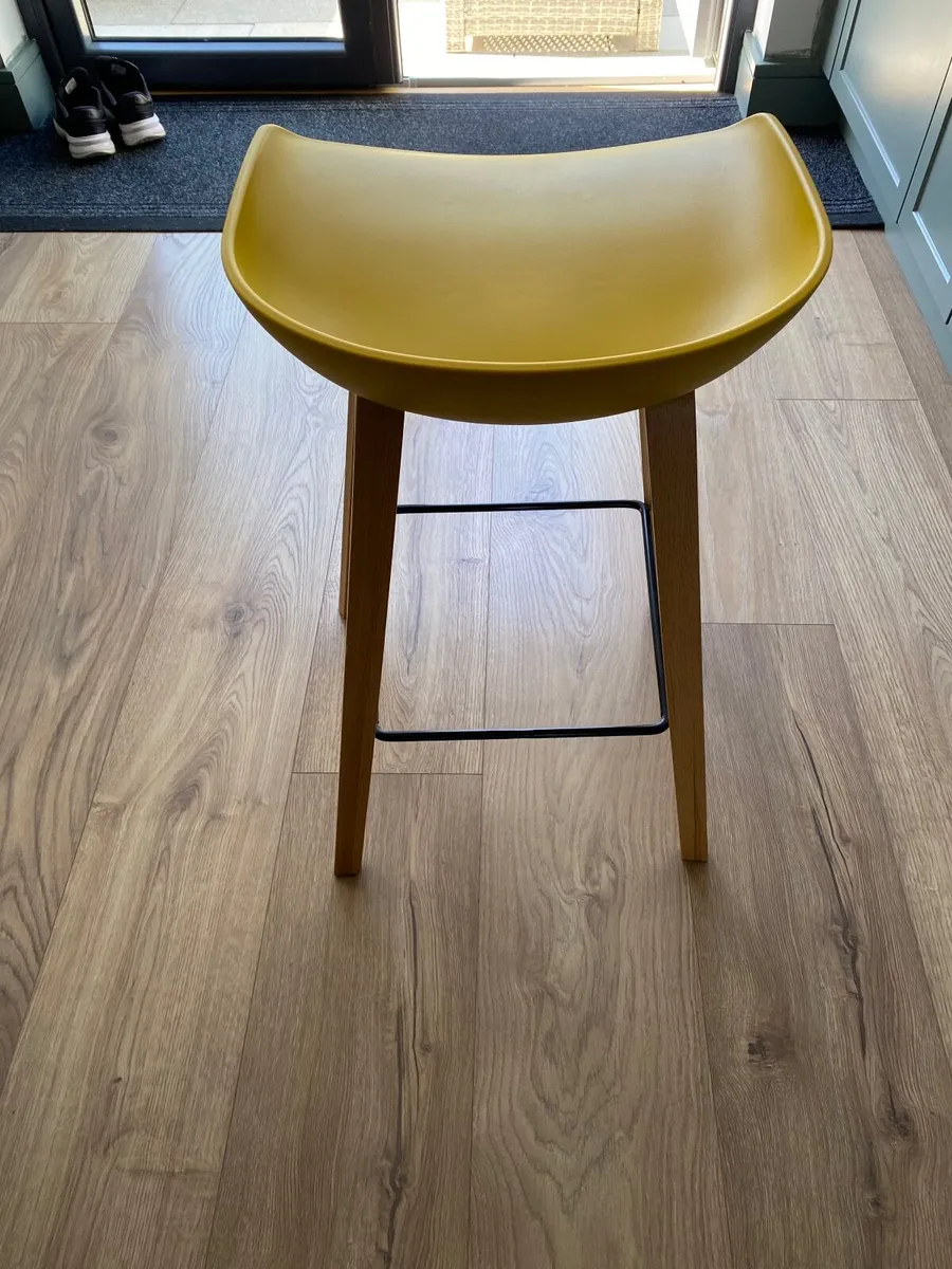 Chairs - Image 3