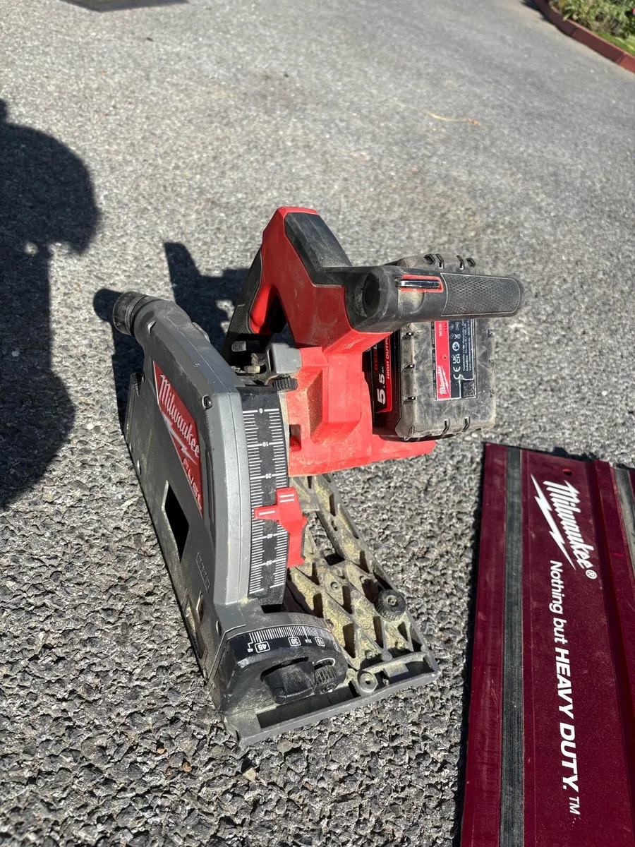 Milwaukee M18 FUEL 165mm track saw + rail + batter - Image 4