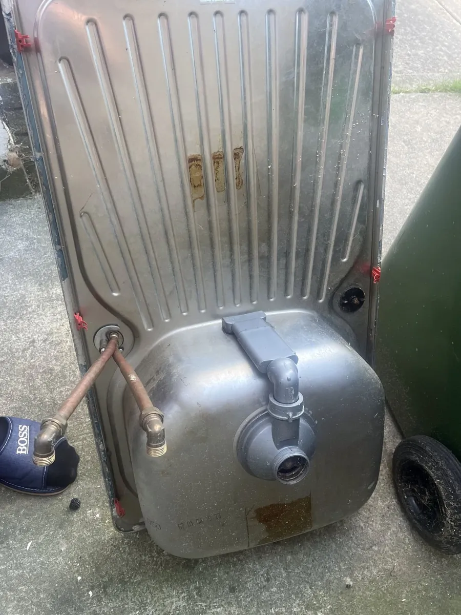 Kitchen sink - Image 2
