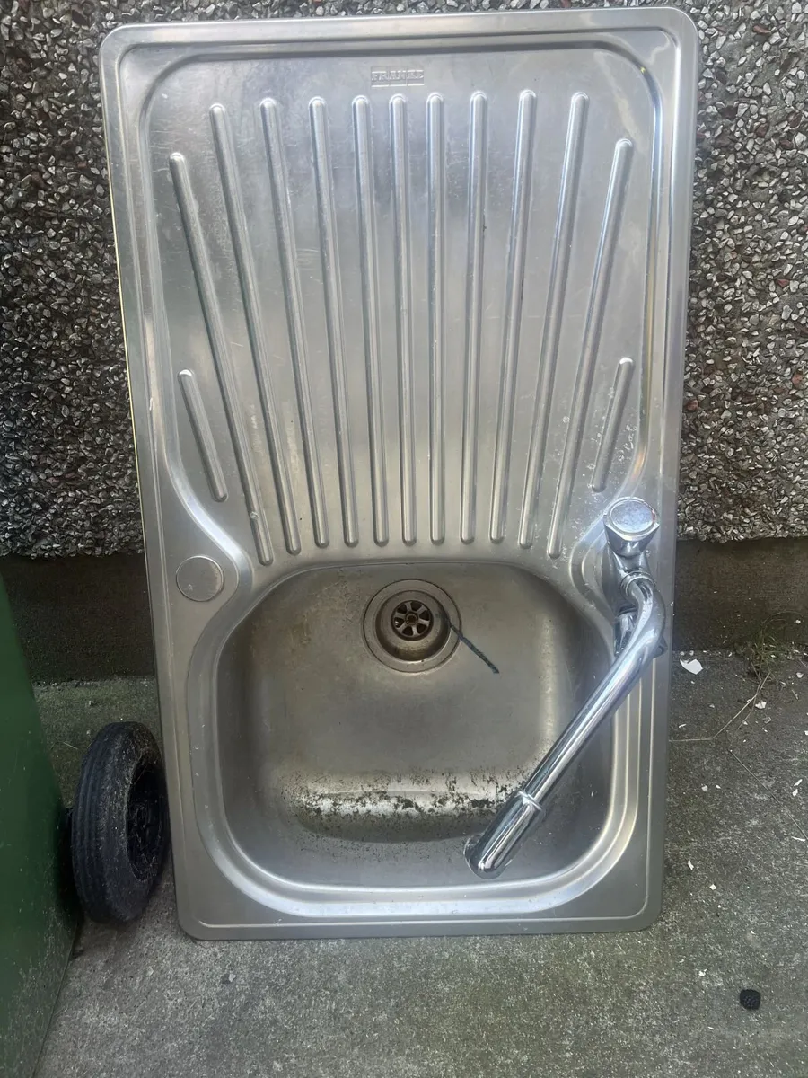 Kitchen sink - Image 1