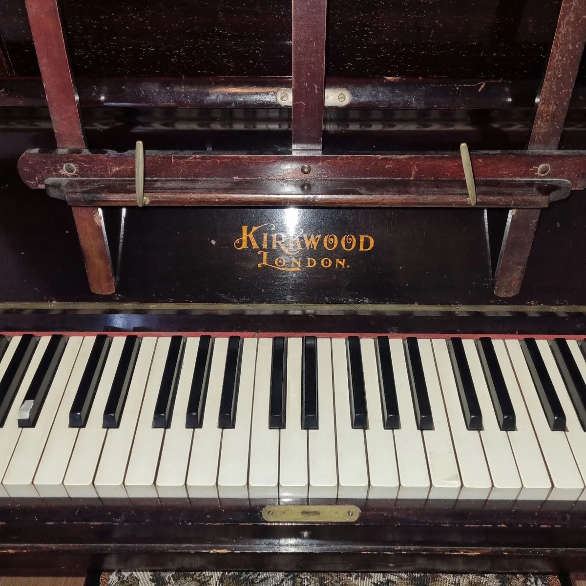 Piano and stool - Image 3