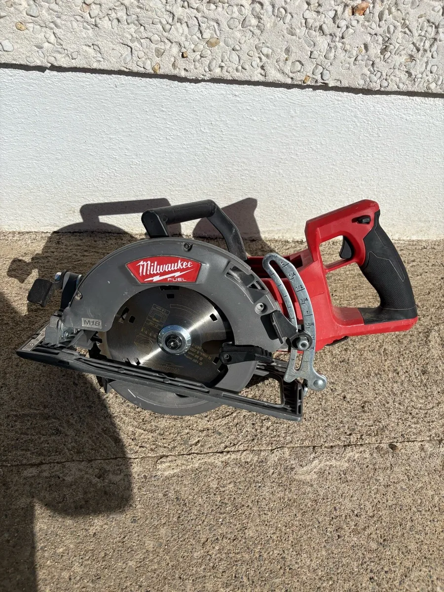 Milwaukee rear handle saw - Image 1