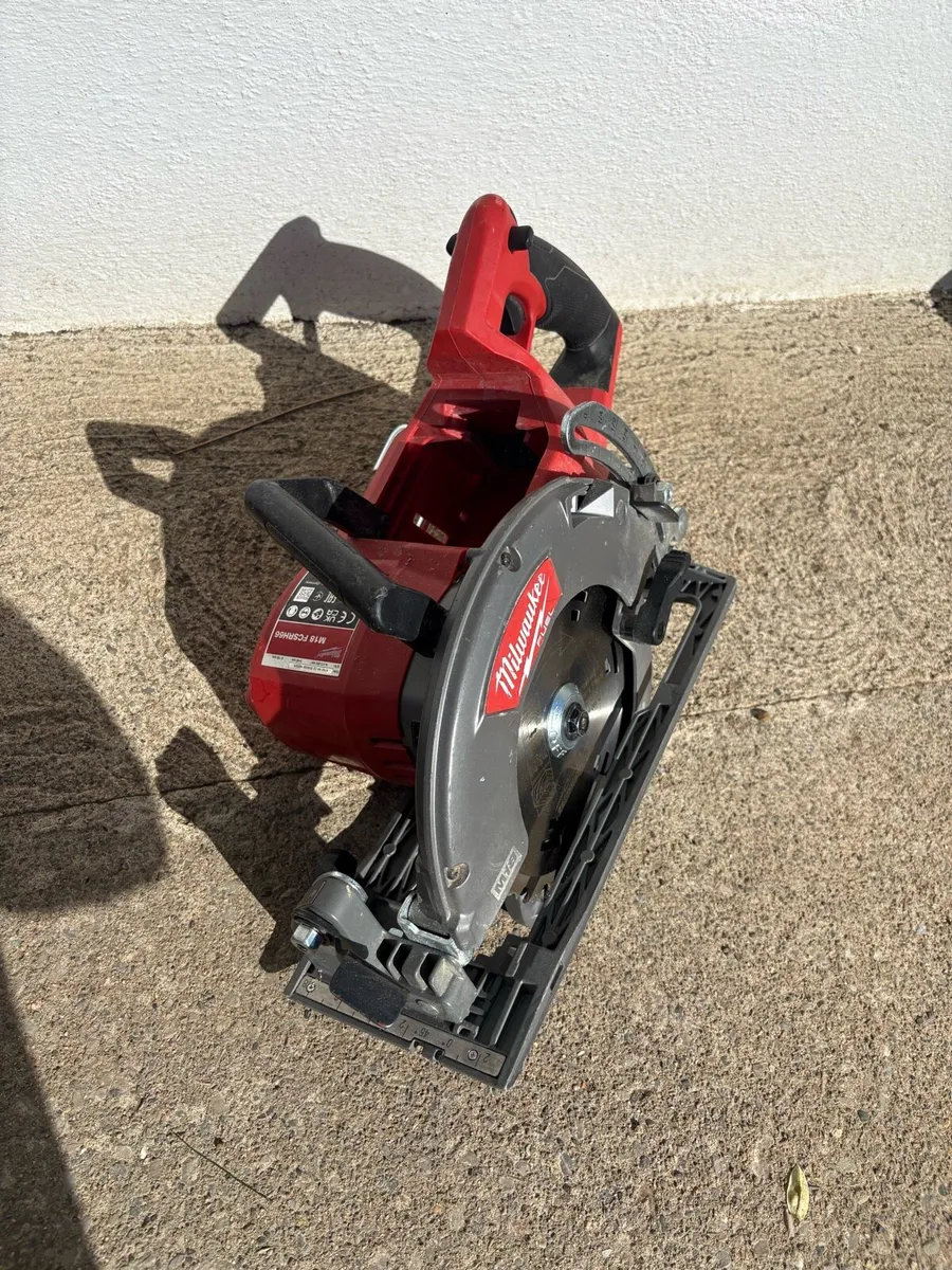 Milwaukee rear handle saw - Image 2