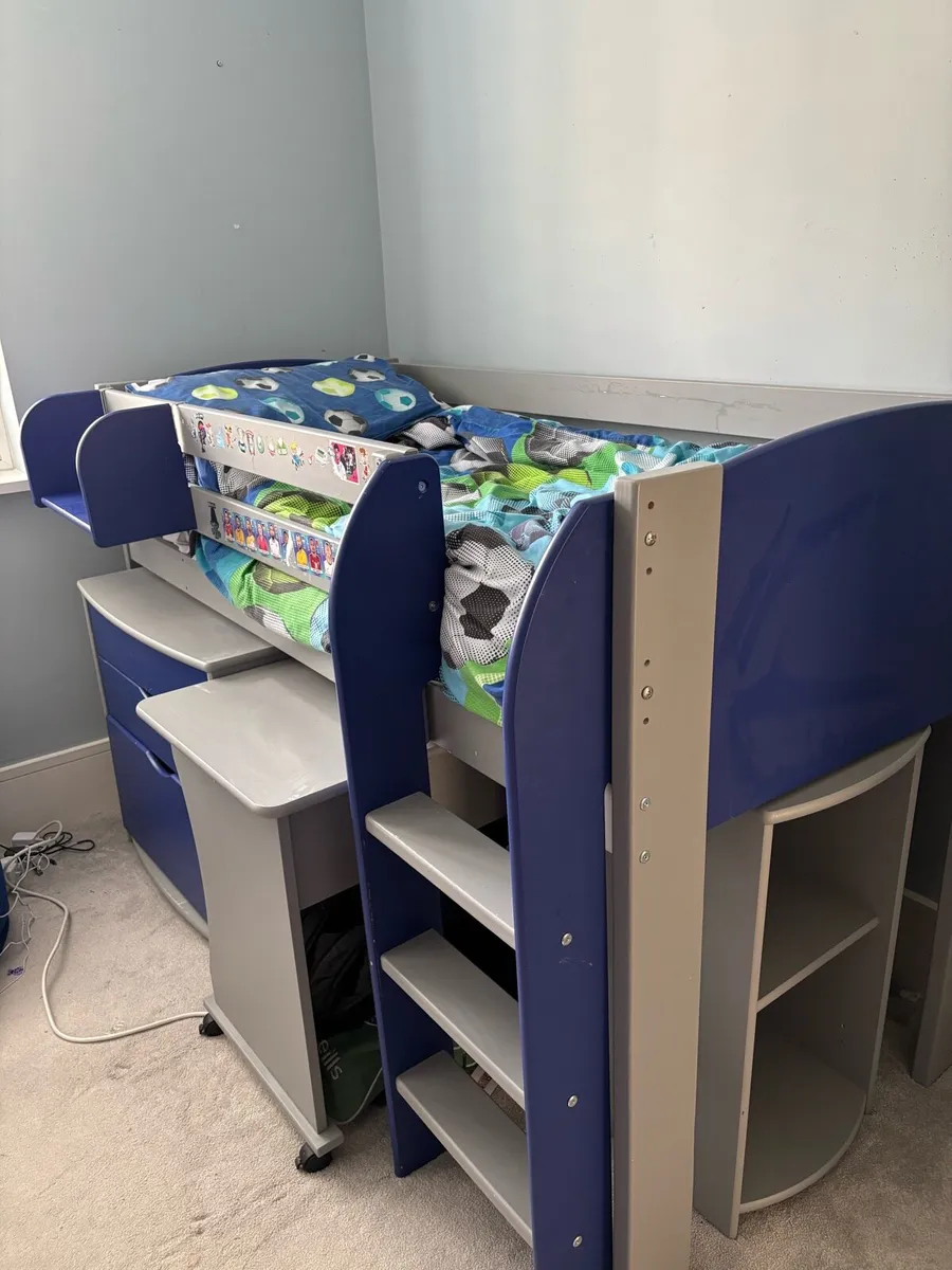 Kids bed mid sleeper - Image 1