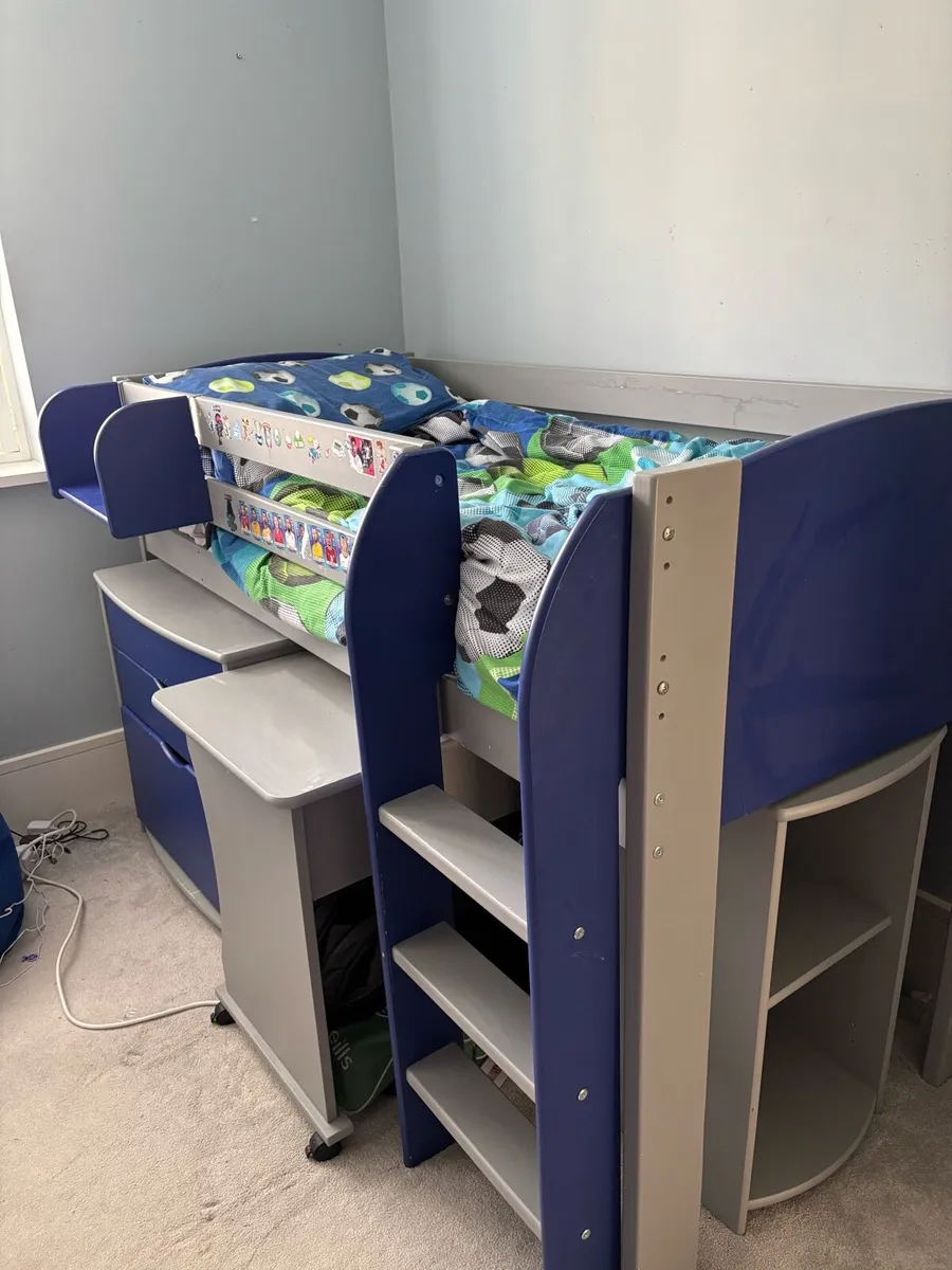 Kids bed mid sleeper - Image 2