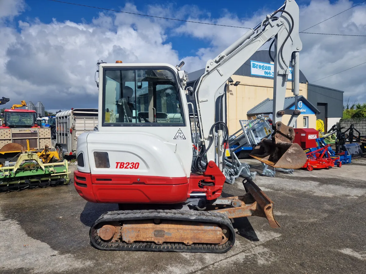 2019 Takeuchi tb230 - Image 4