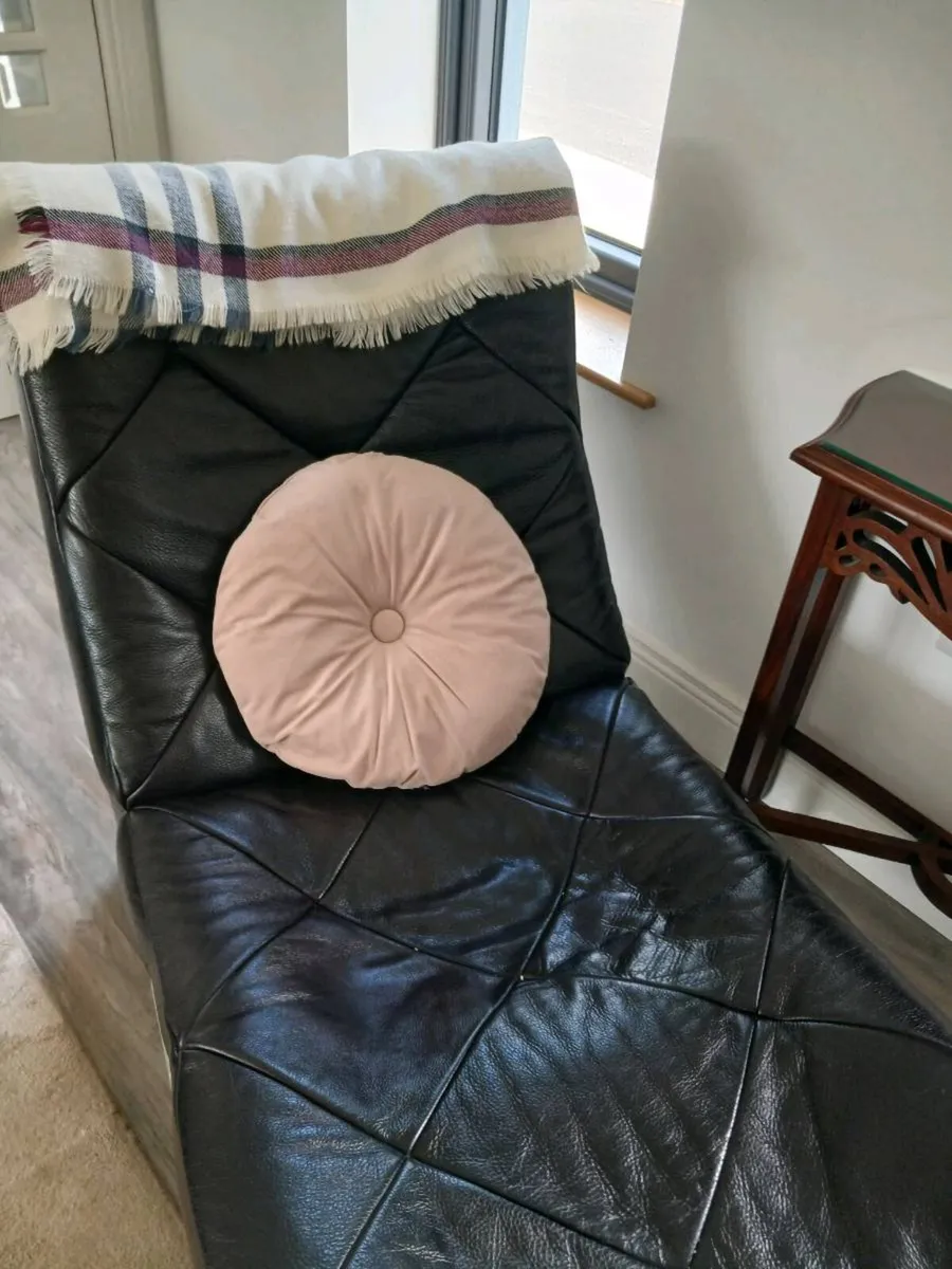 Leather Lounger chaise - Image 3