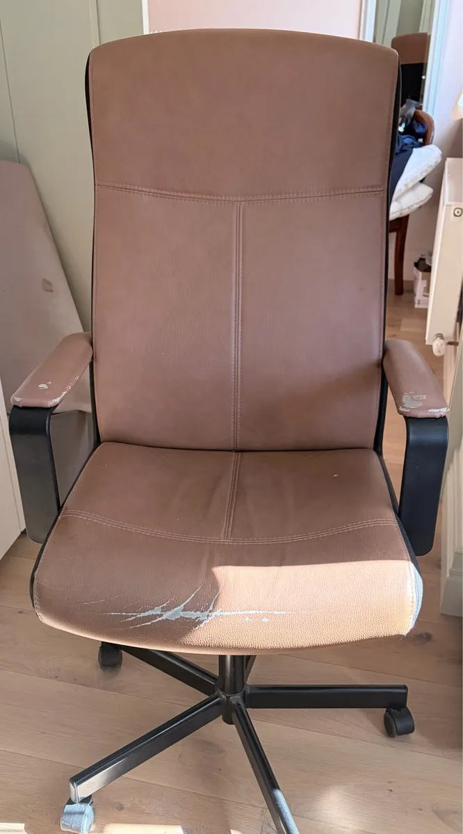Office chair - Image 1