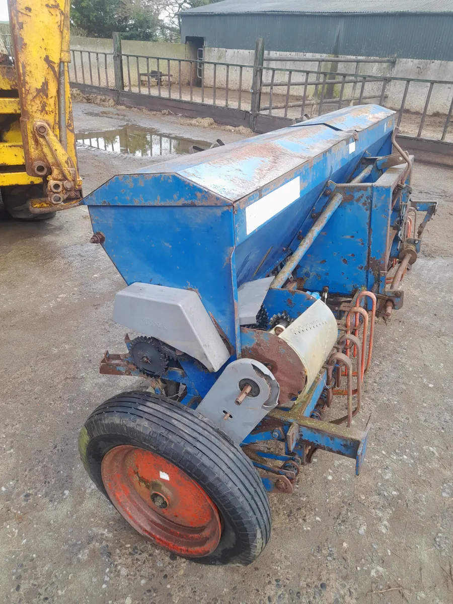 Fiona Seed Drill – for parts or restoration - Image 3