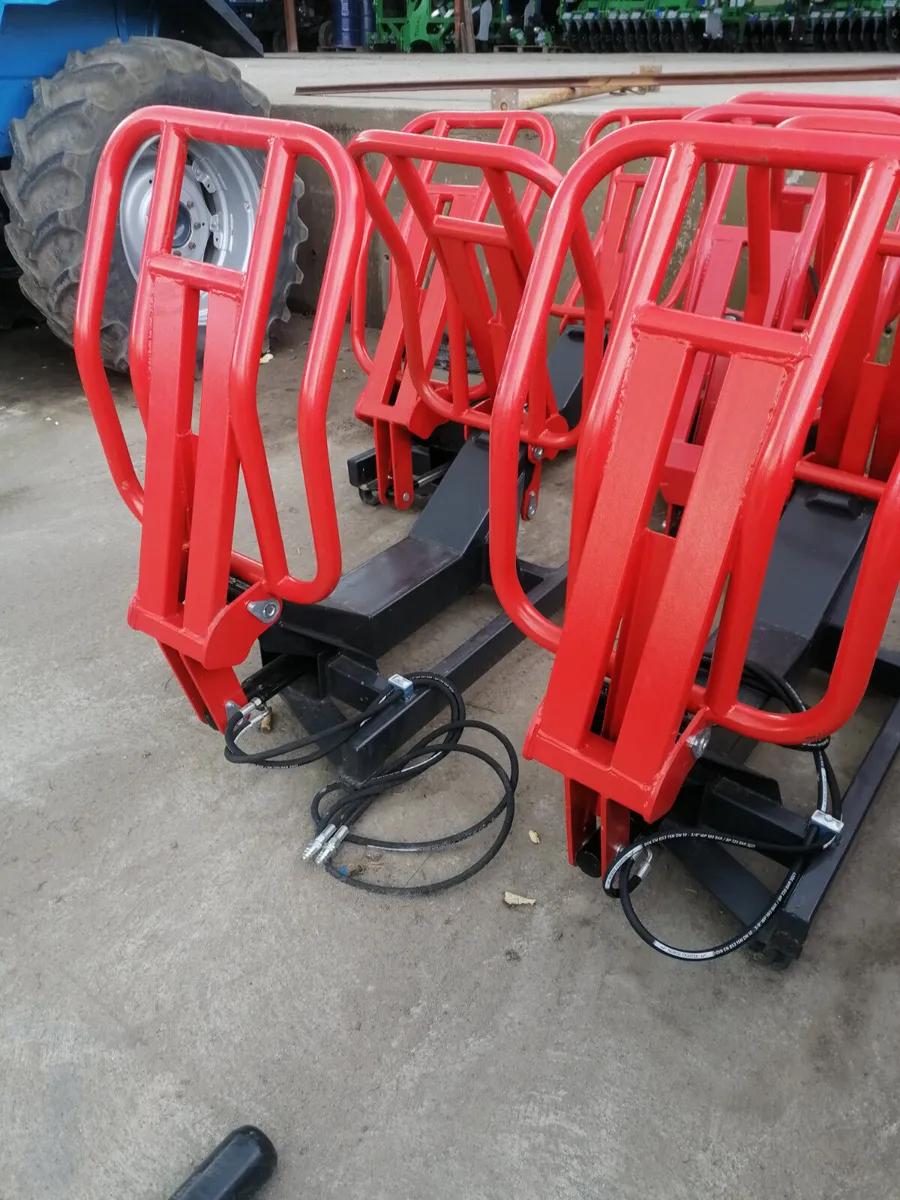 Soft hands bale squeezer - Image 2