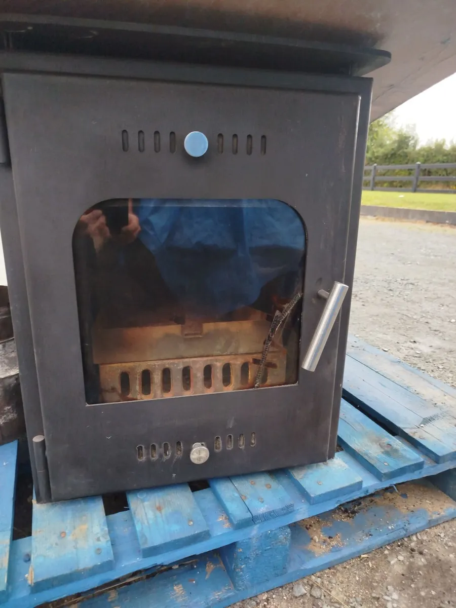 inset  stove,  2nd,  recently  upgraded - Image 2