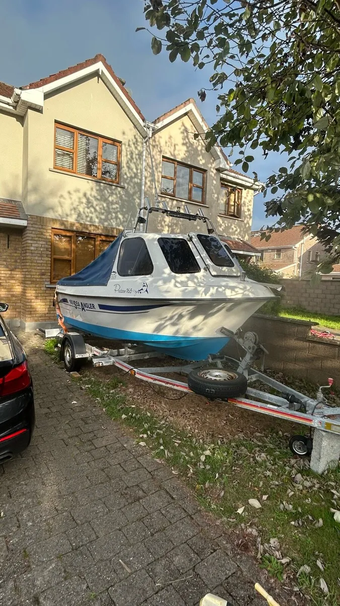 Fishing boat - Image 1