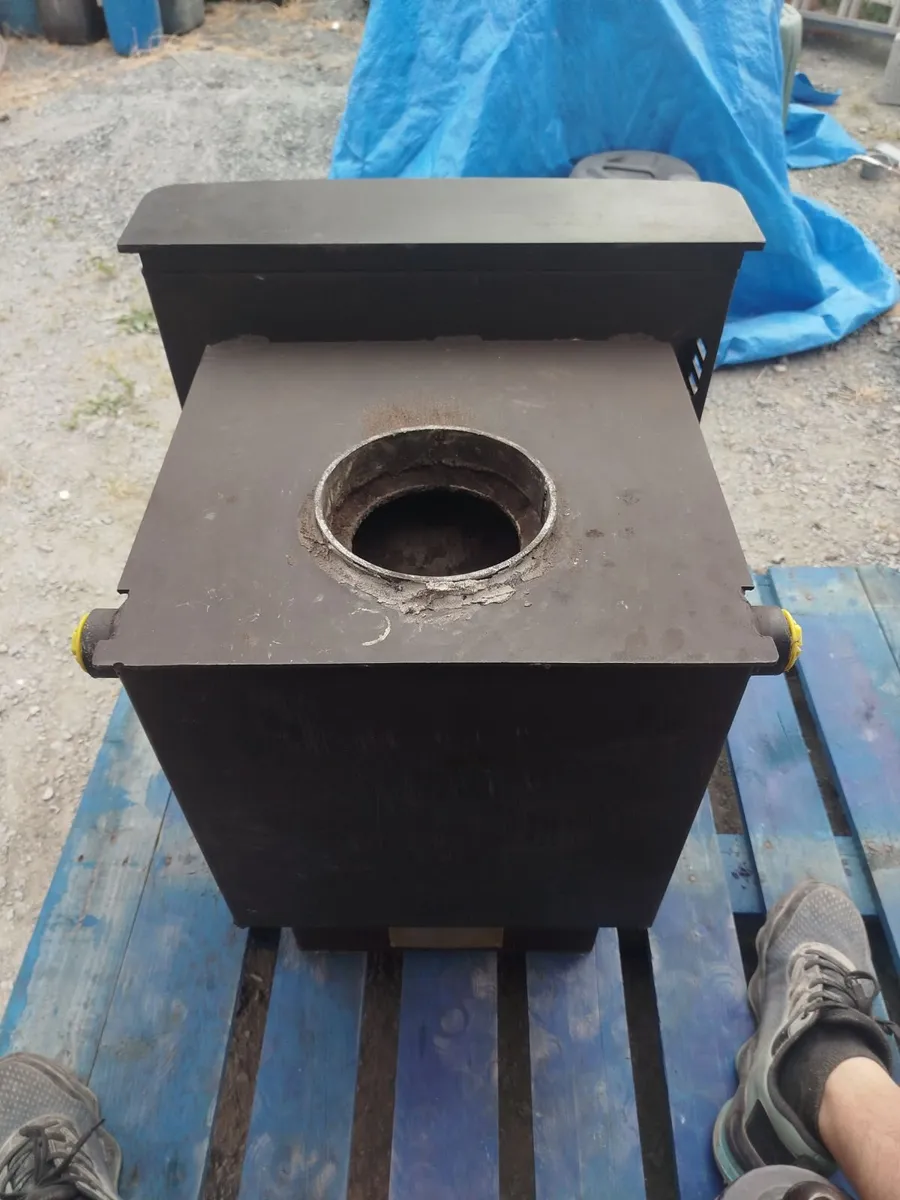 inset  stove,  recently  upgraded,  boiler - Image 4