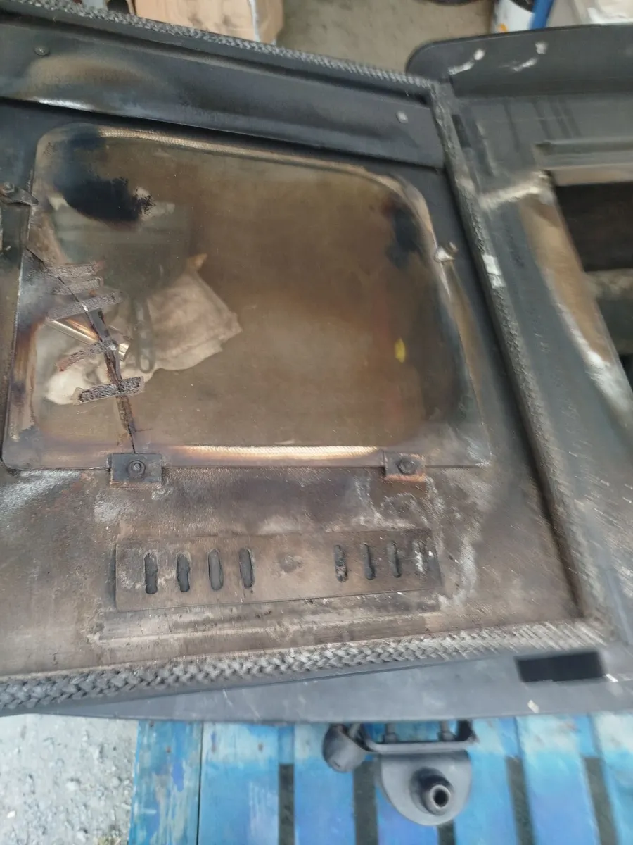 inset  stove,  recently  upgraded,  boiler - Image 1