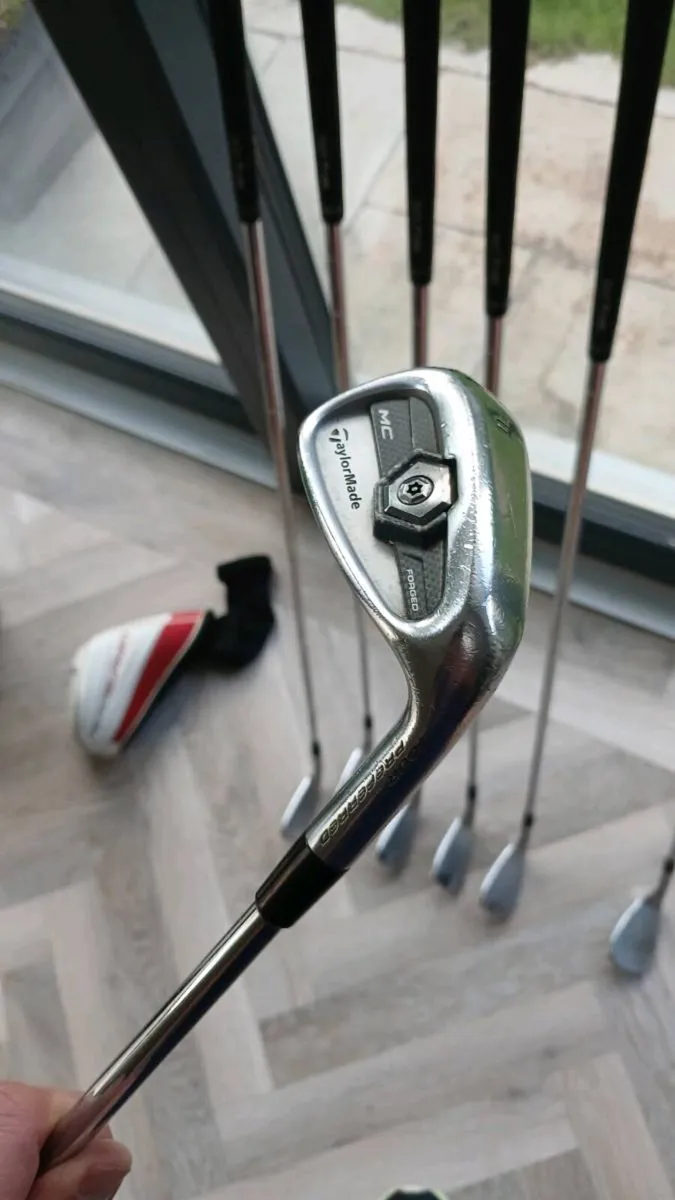 Taylormade and Titleist Golf Clubs - Image 4