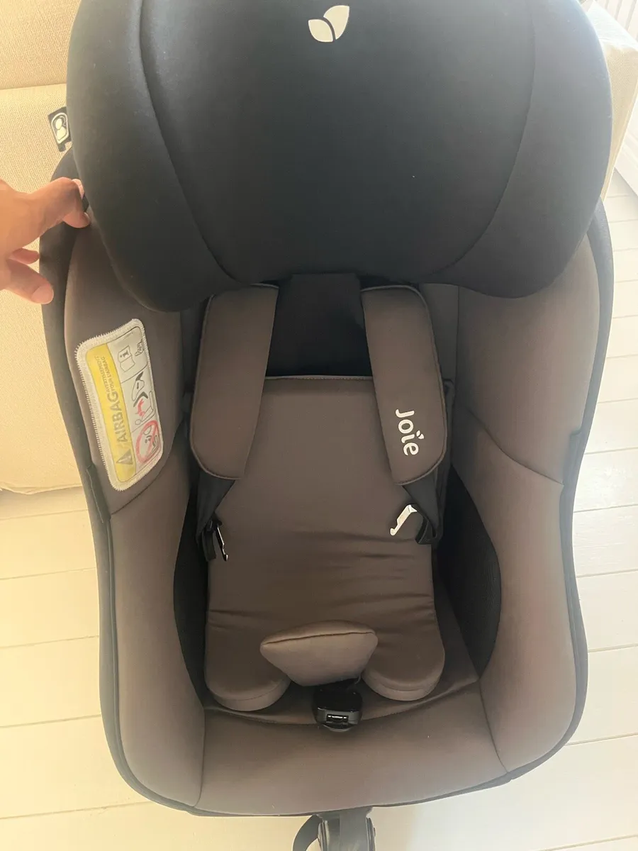 Joie 360 spin car seat - Image 1