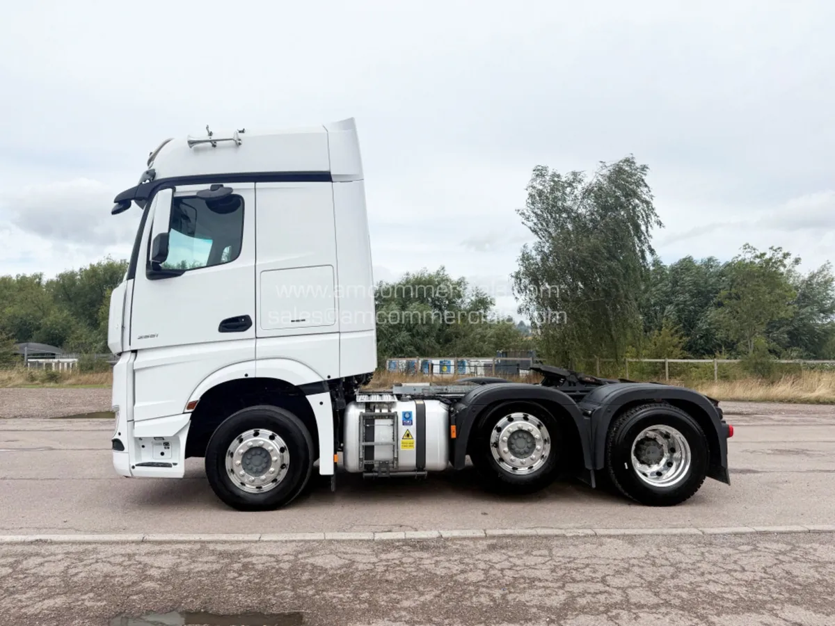 2022 MERCEDES BENZ AROCS 2551 BIG SPACE - Image 4