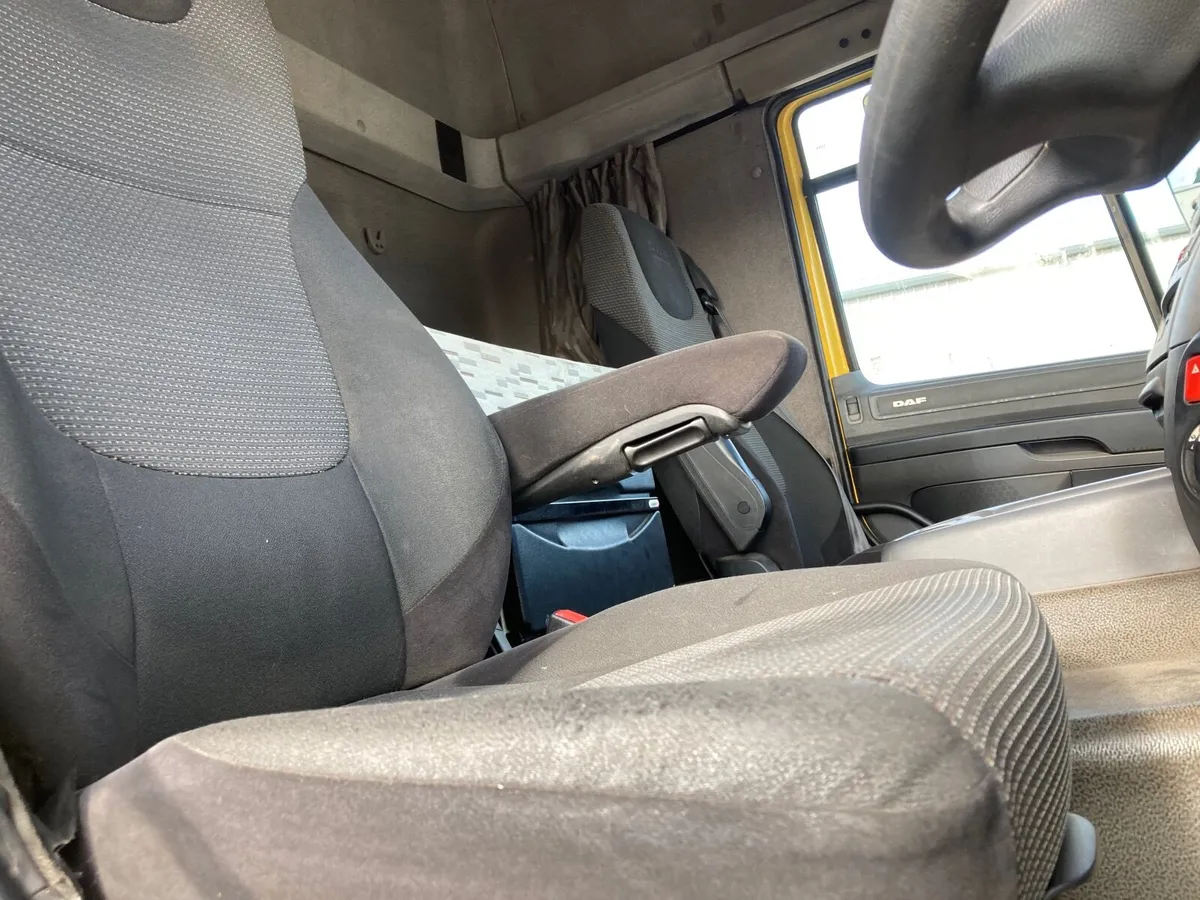 2017 Daf 6x2 sleeper cab MAC plant lorry - Image 3
