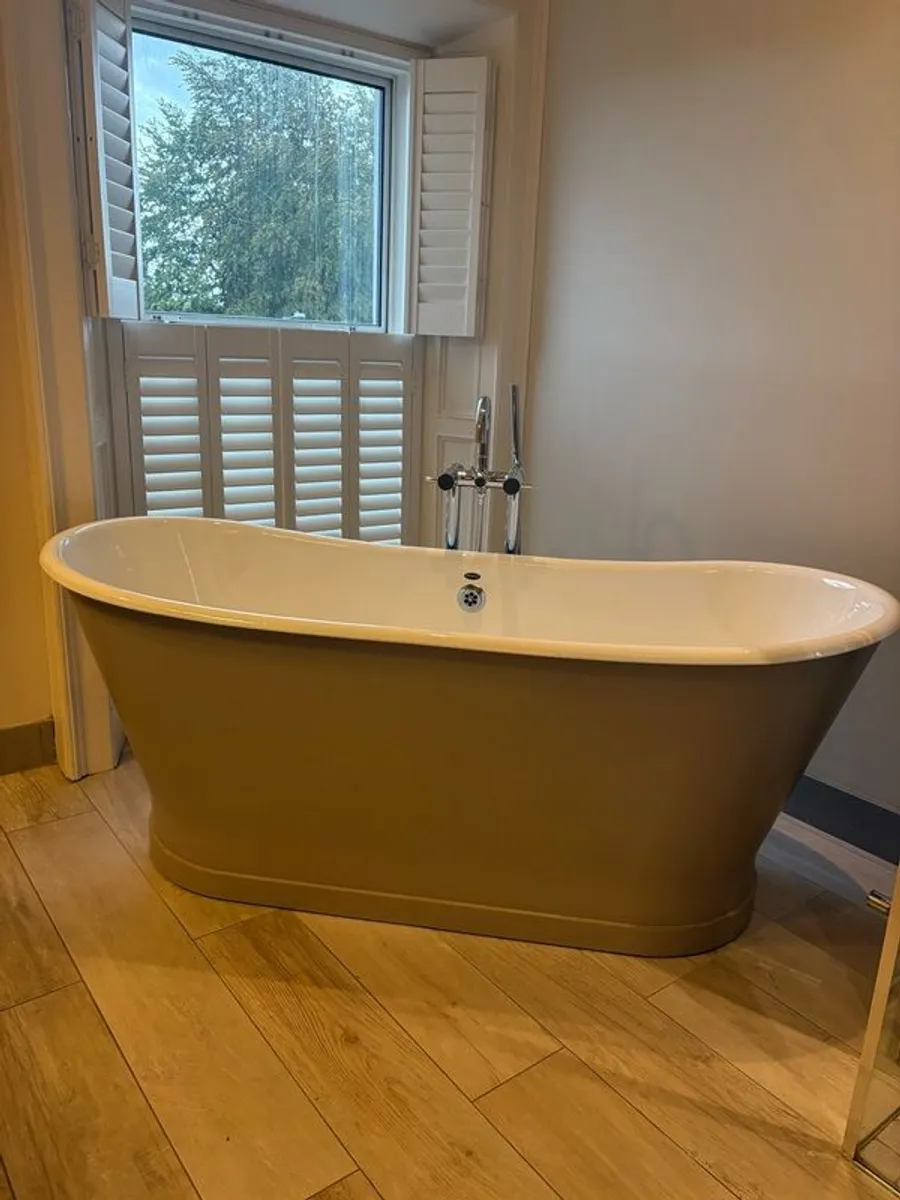 Cast Iron Bath - Image 2