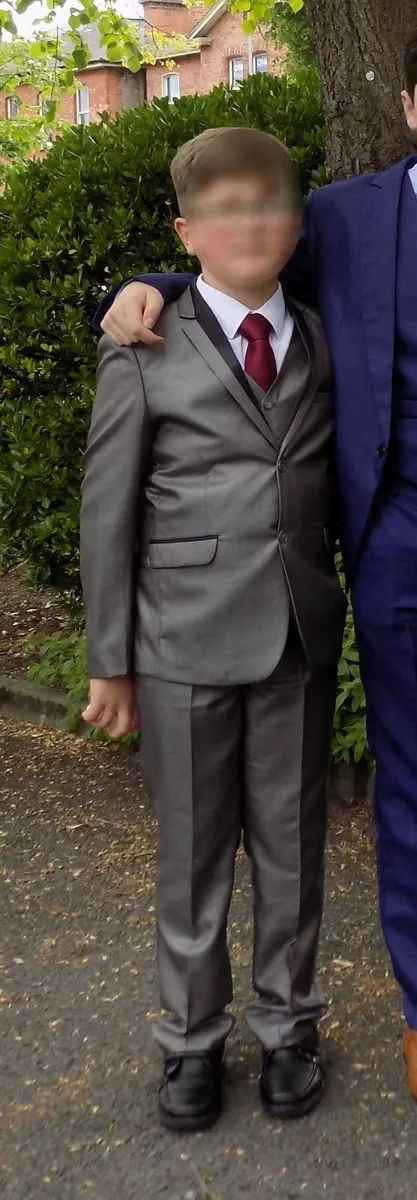 Boys communion/occasion suit - Like New - Image 2