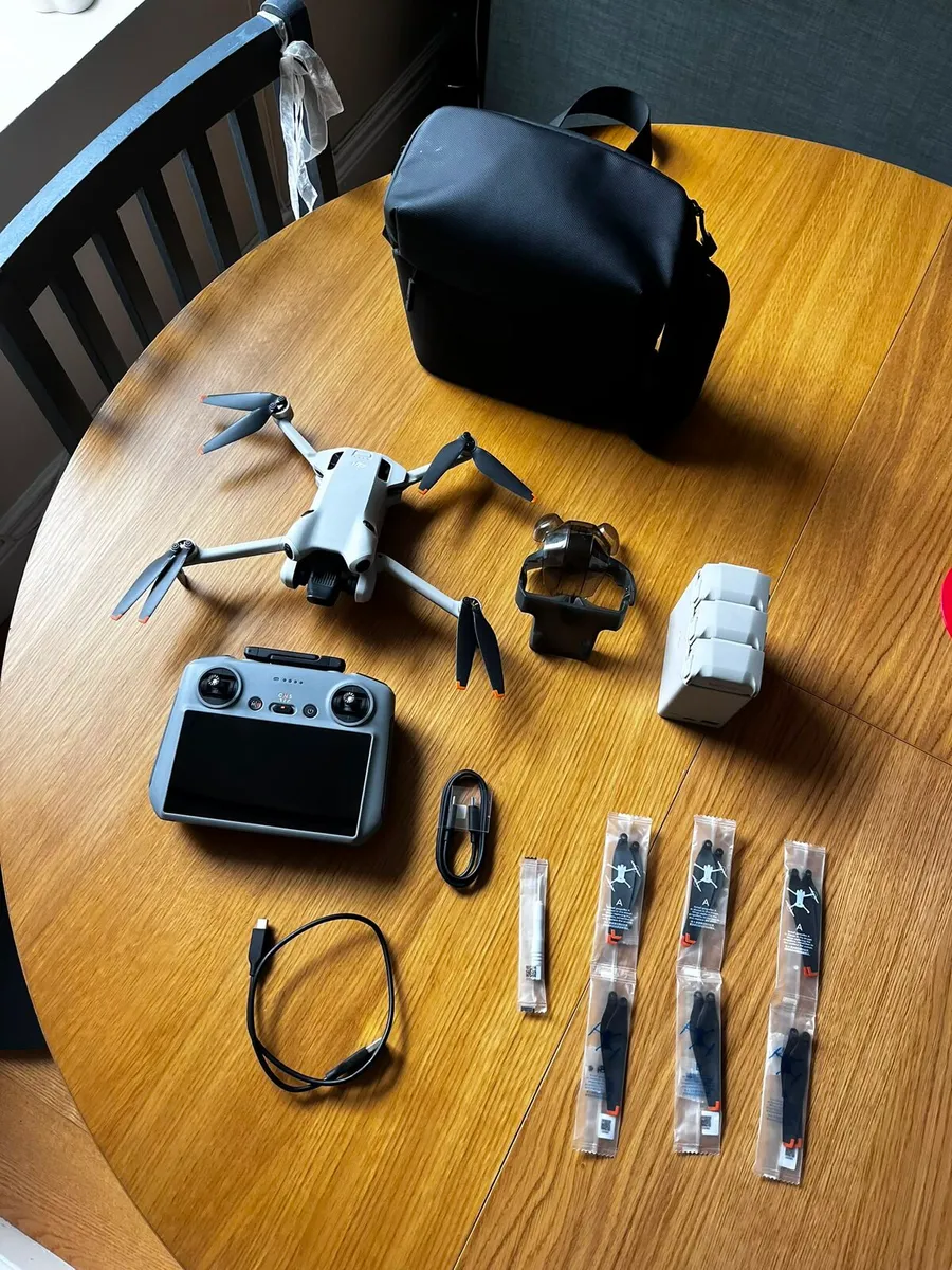 DJI Mini 4 Pro Fly More Combo - Image 1