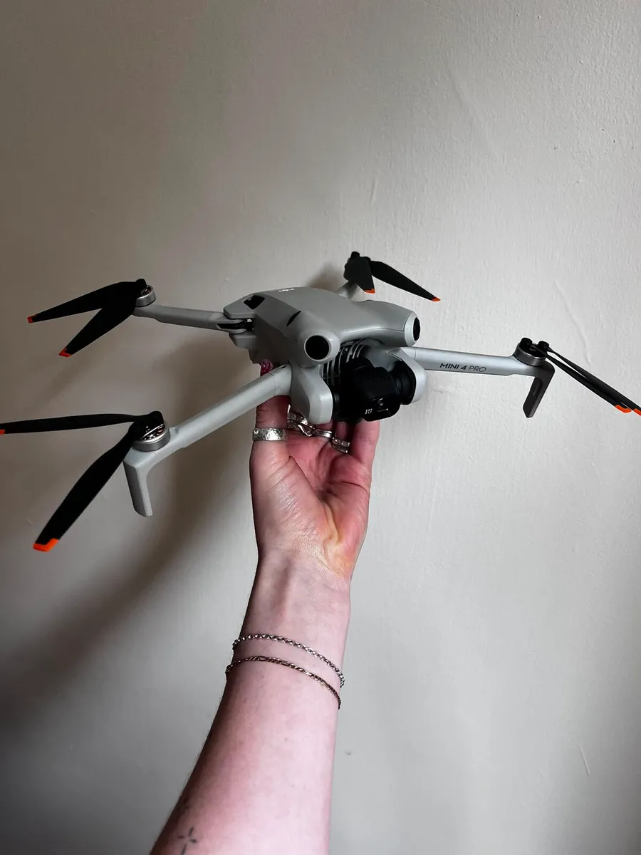 DJI Mini 4 Pro Fly More Combo - Image 4