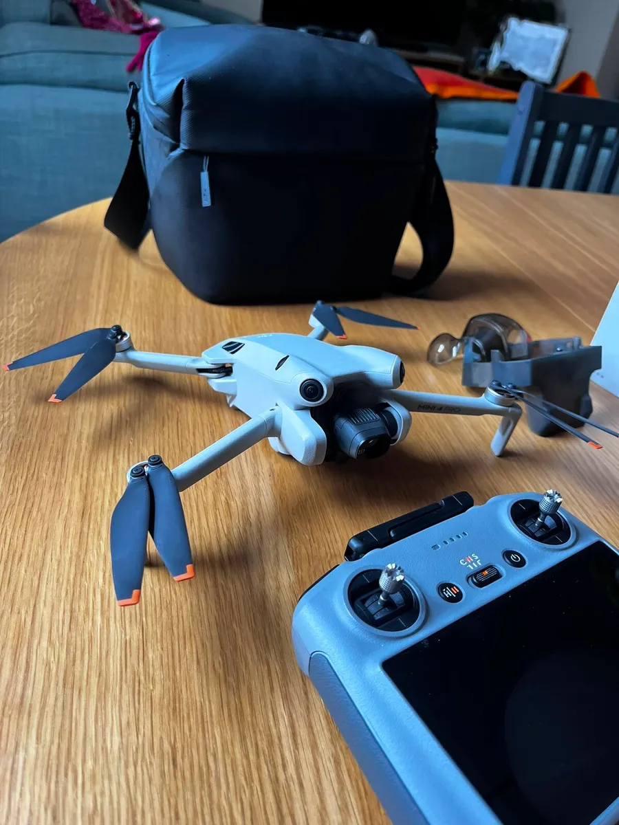 DJI Mini 4 Pro Fly More Combo - Image 3