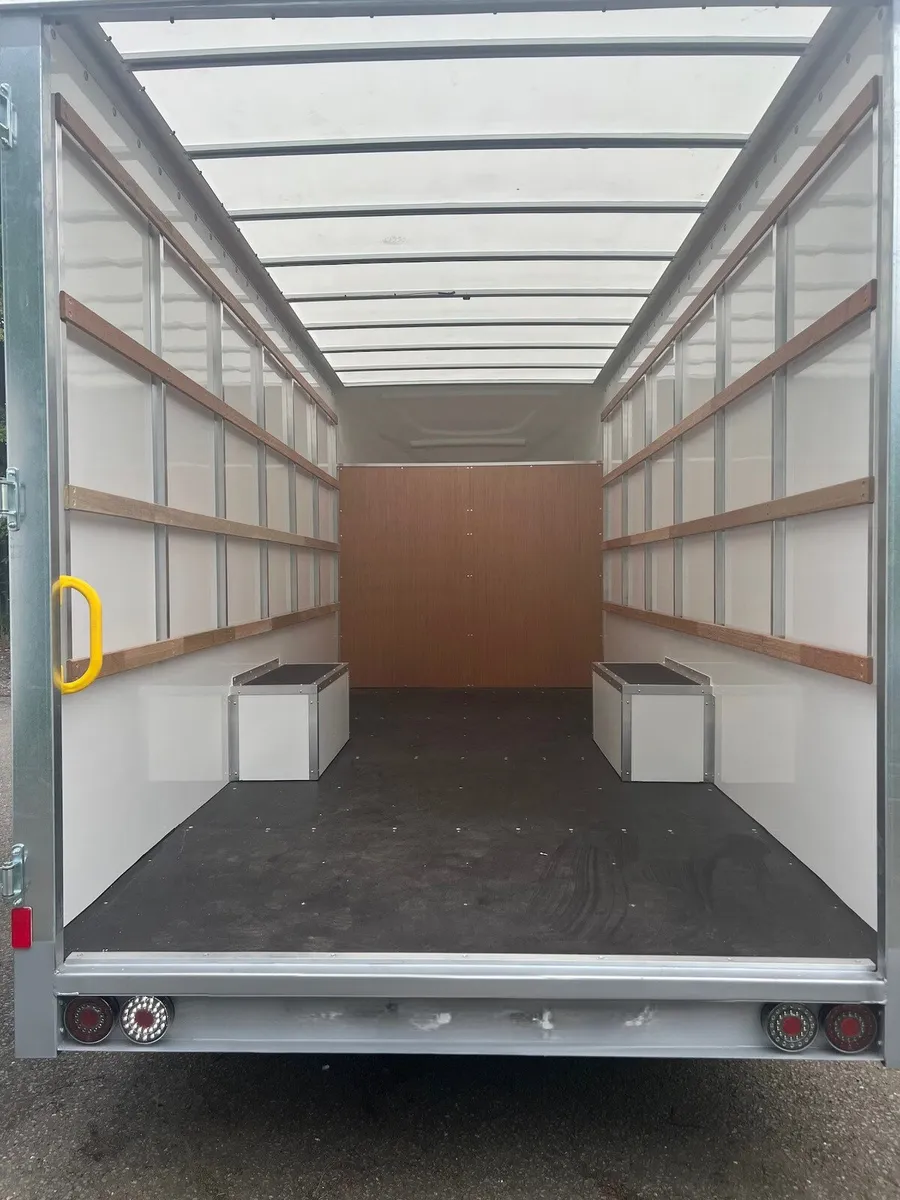 2021 Renault Master Luton Low Loader Van - Image 2